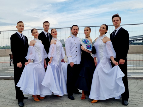 «Алекс» и «Regina» поздравили новосибирцев с Днём города!