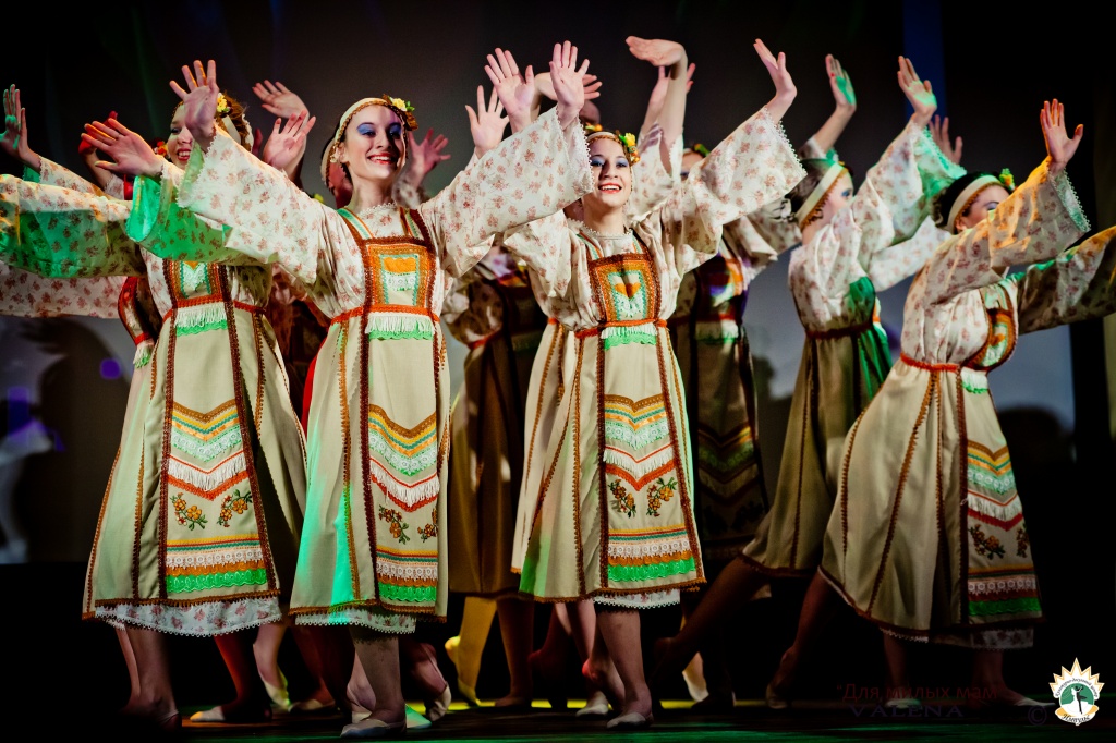 Праздничный концерт "Для милых мам"