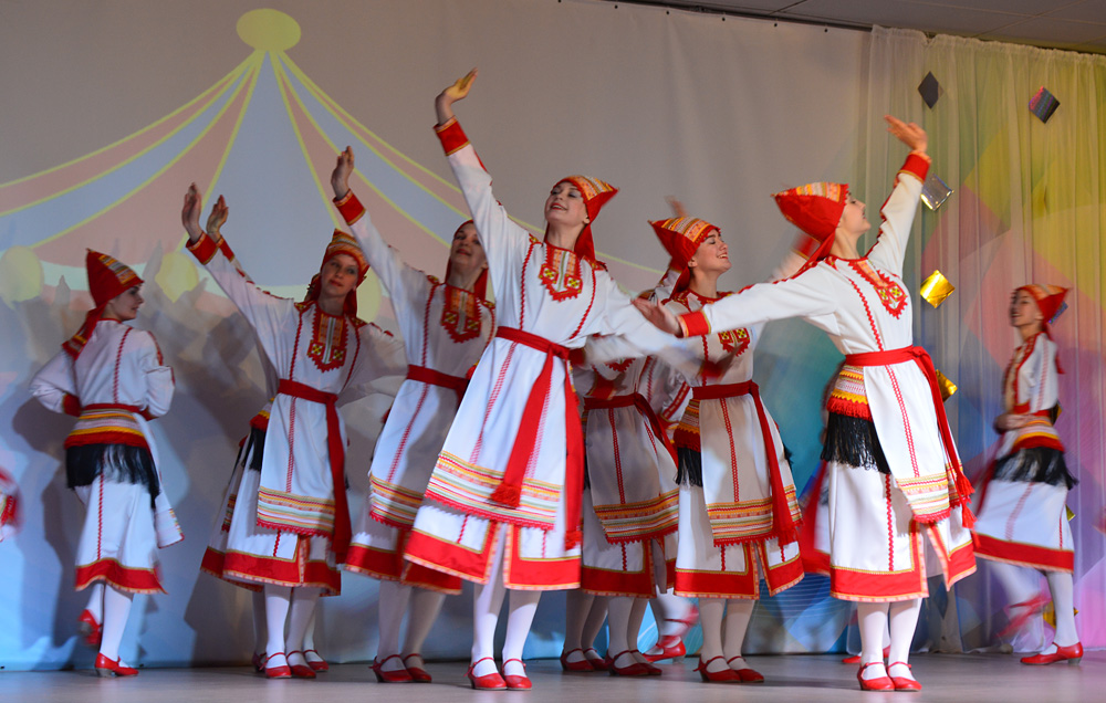 Девчата
