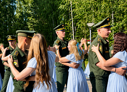В ритме полонеза и пушкинской строки